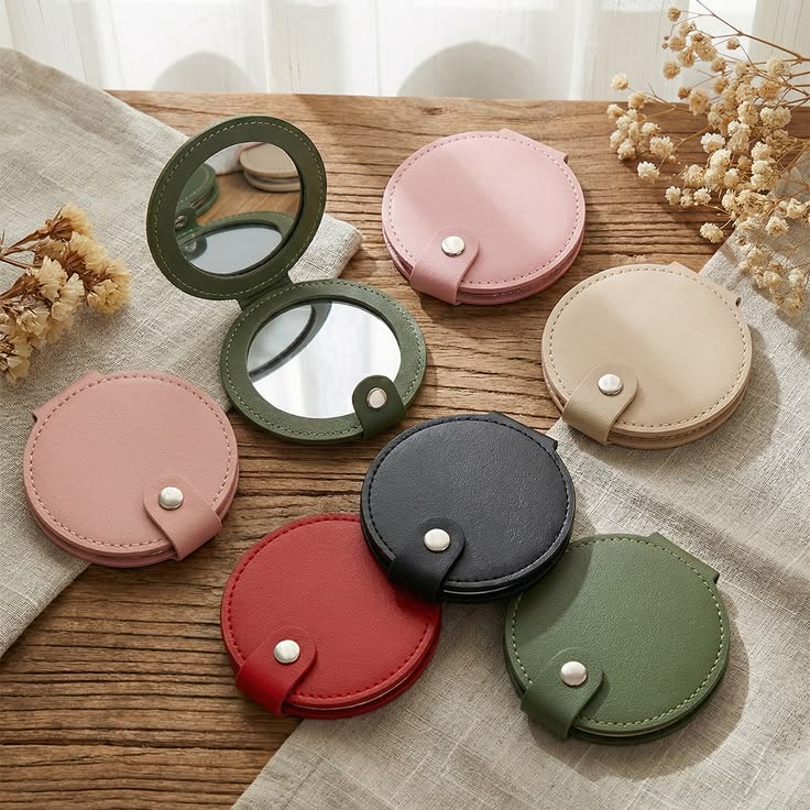Compact Mirror